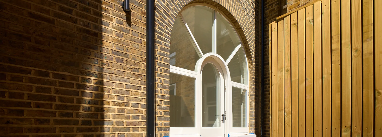 Listed-building<br/>sash <em>specialists</em>.