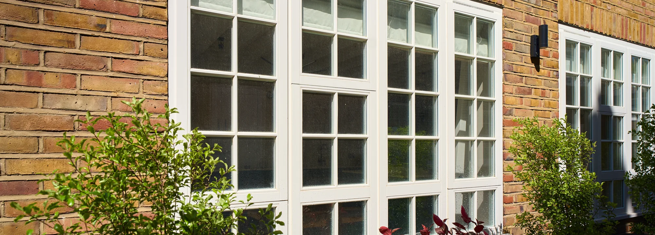 Edwardian<br/><em>sash</em><br/>windows.